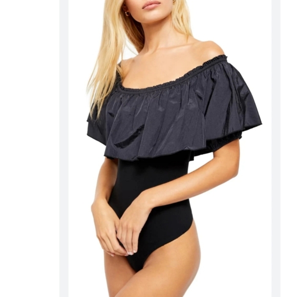 Free People Poof Goes My Heart Ruffle Black Bodysuit Size L - Picture 2 of 6